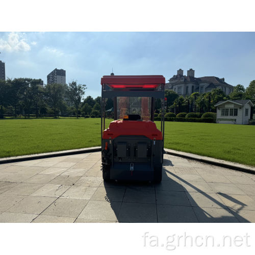 ماشین برقی سواری در خیابان